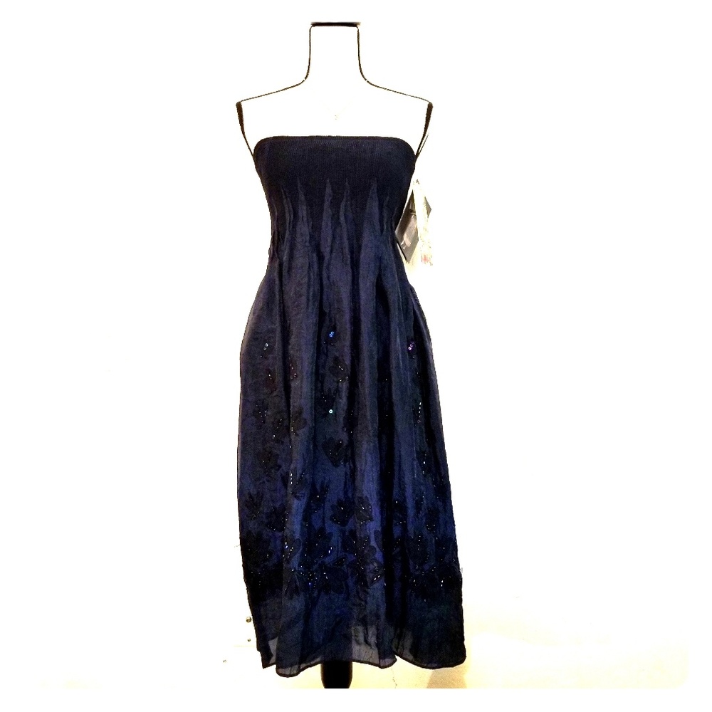 Strapless navy blue dress